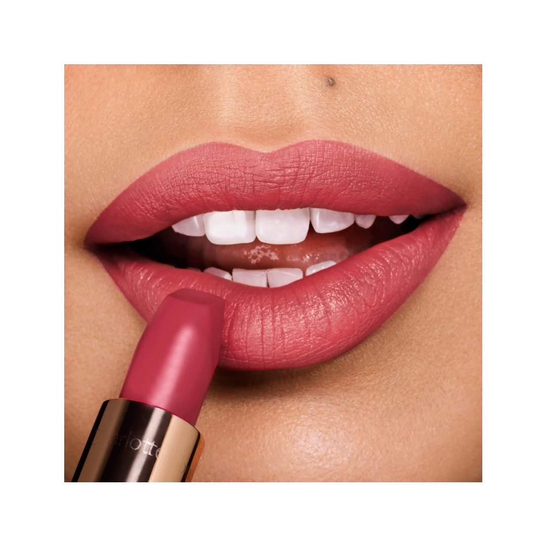 Chic List: Los labiales de tus marcas favoritas que evocan romance - Charlotte Tilburry lipstick