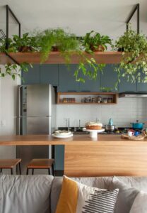 CHIC HOME: TRENDS 2024 – ABOVE KITCHEN CABINET DECOR